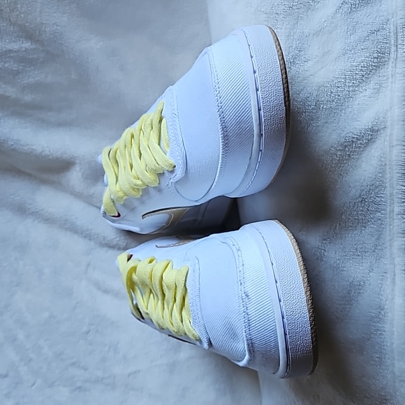 Nike - Picture 7 of 8